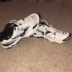 🚨MAKE OFFER🚨 Mizuno Wave Lightning 7